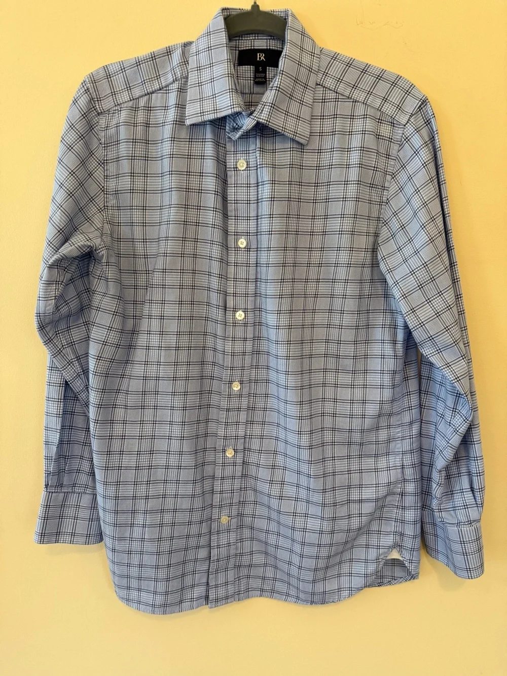 Banana Republic Men’s Tailored Fit Dress Shirt – Size Small – Light Blue Plaid
